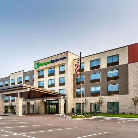 Holiday Inn Express & Suites - Milwaukee West Allis By Ihg Exterior foto
