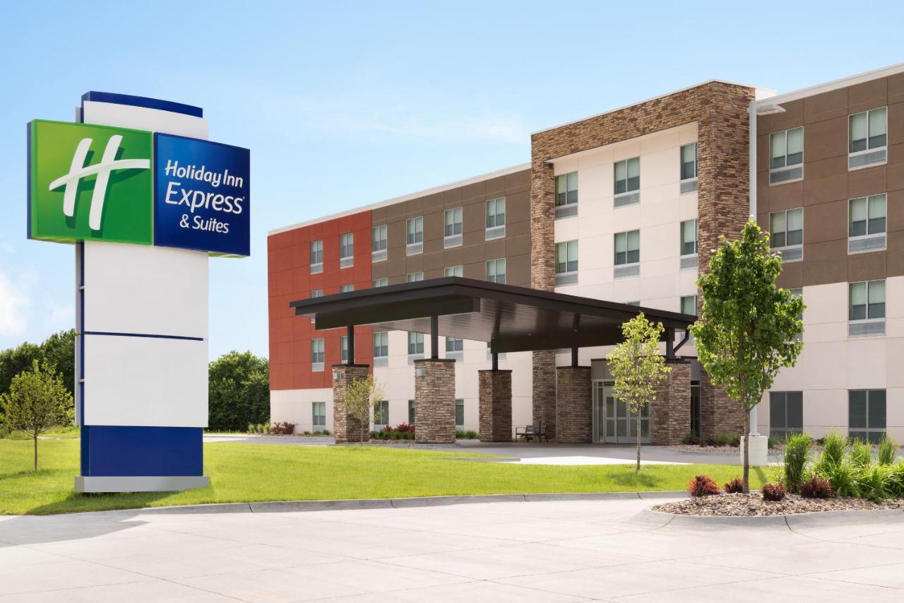 Holiday Inn Express & Suites - Milwaukee West Allis By Ihg Exterior foto