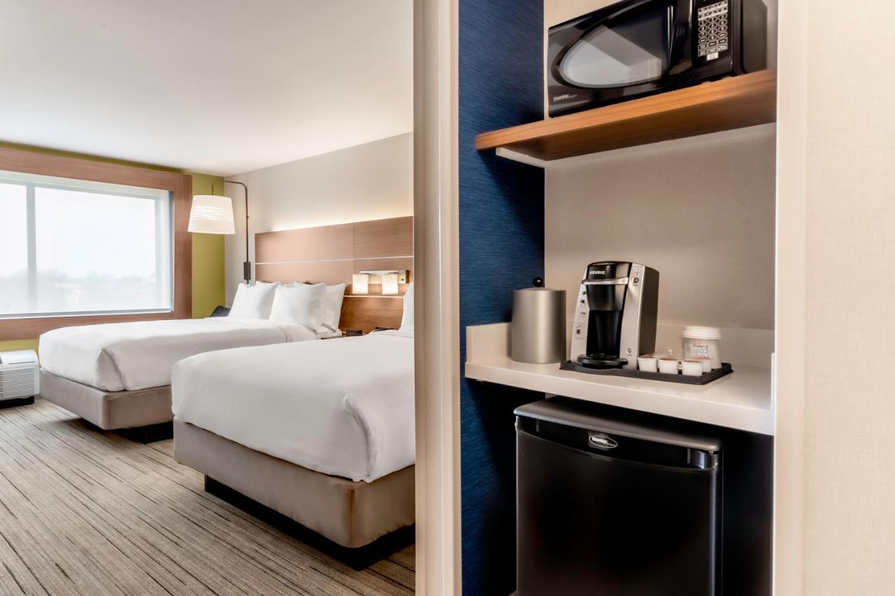 Holiday Inn Express & Suites - Milwaukee West Allis By Ihg Exterior foto