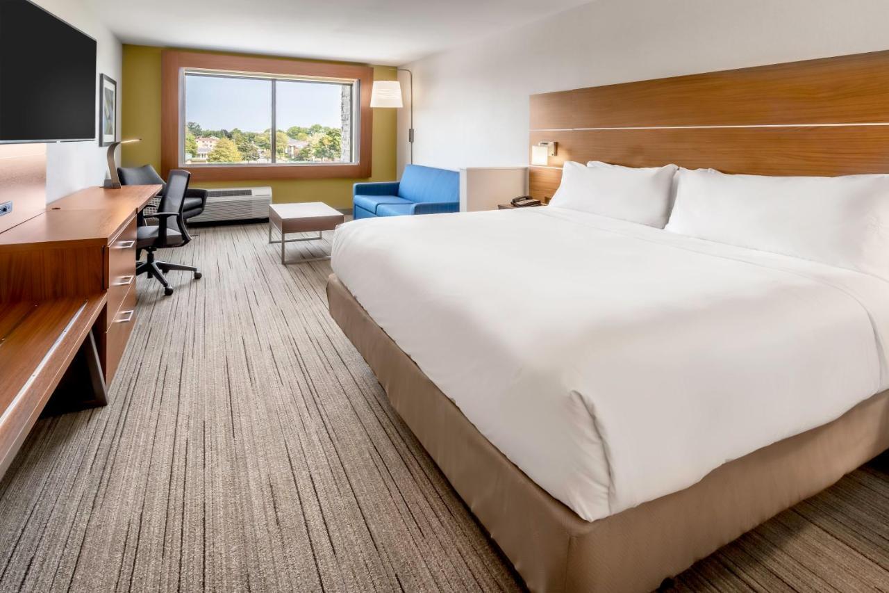 Holiday Inn Express & Suites - Milwaukee West Allis By Ihg Exterior foto
