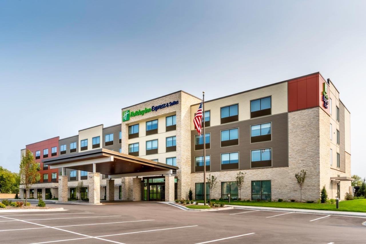Holiday Inn Express & Suites - Milwaukee West Allis By Ihg Exterior foto