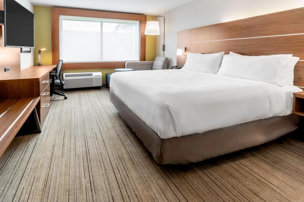 Holiday Inn Express & Suites - Milwaukee West Allis By Ihg Exterior foto